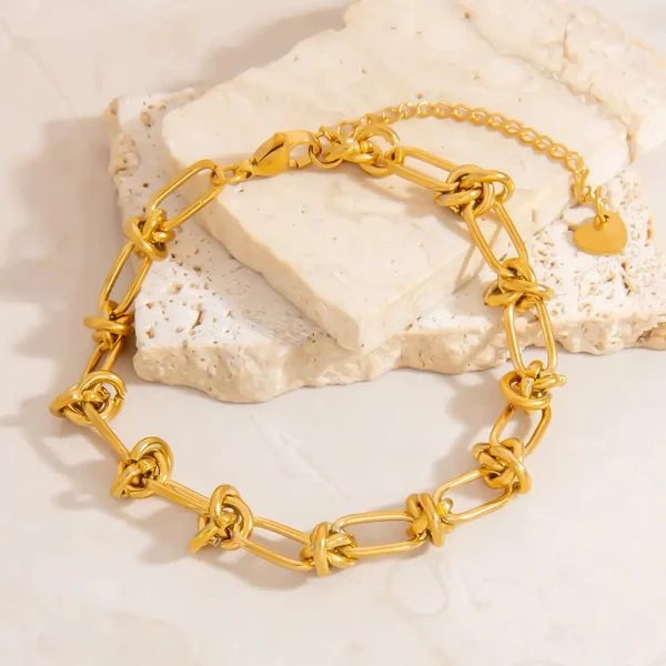 Chain knot bracelet