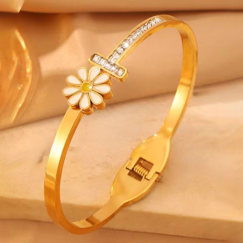 Daisy love Bangle