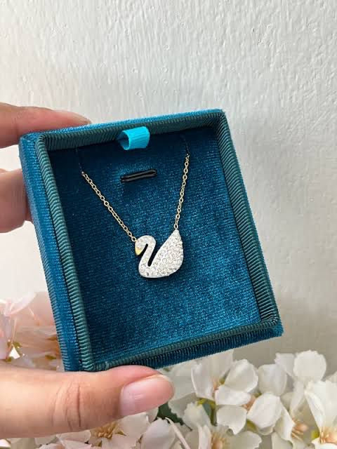Swan Necklace