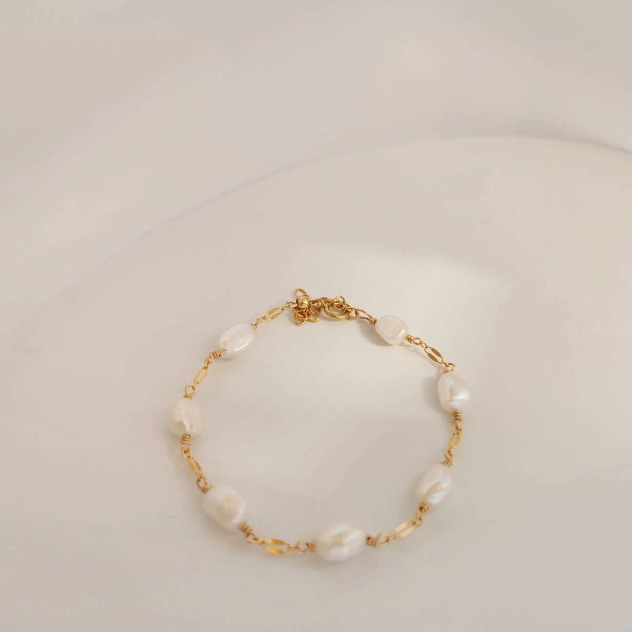 Pearl bracelet