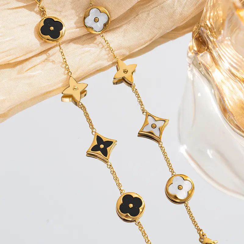 Vintage Clover Bracelet