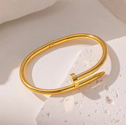 Nail Half Stone Bangle